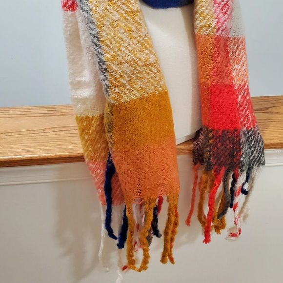 PLAID CHECK PATTERNED COZY OBLONG SCARF/WRAP - Picture 3 of 5